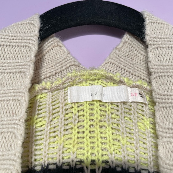 Neon patterned sweater cardigan from Nasty Gal (brand on label is Lush) - Picture 2 of 3